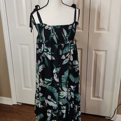 Beautiful, Nwot, Women's Dress Matte Brand Size Xl Ptp 15 Inches, Stretches / Elastic Length 37 Inches Black With Green, Pink Design Lined Ruffled At Hemline 100 % Polyester Lining 100 % Vicose No Flaws Or Stains, Smokeless Any Questions Or Concerns, Please Feel Free To Contact Me. Black Casual Maxi Sundress, Black Floral Print Sundress For Vacation, Vacation Black Sundress With Floral Print, Vacation Black Floral Print Sundress, Black Floral Sundress For Vacation, Vacation Black Floral Sundress, Black Midi Sundress For Vacation, Black Midi Length Sundress For Vacation, Black Sundress Midi Dress For Vacation