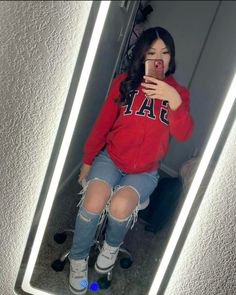 Red Gap Hoodie Outfit, Hood Baddie, Gap Sweater Outfit, Cute Latina Outfits, Red Hoodie Outfit, Latina Fits, Cute Easy Outfits For School, Girly Style Outfits, Latina Outfit