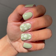 Short Gel Nails, Green Nail Designs, Simple Gel Nails, Green Nail, Shellac Nails, Dipped Nails, Gel Nail Designs