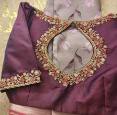 Scallop Design Pattern Blouse, Pattu Border Blouse Designs, Pot Neck Blouse Designs Back, Wrk Blouses, Designer Sleeves, Blouse Works, Blouse Designs Catalogue, Latest Blouse Designs Pattern, Mysore Silk