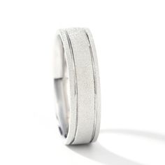 Jeulia classic sterling silver men's wedding band, the matte appearance makes it appear more low-key, suitable for those seeking freshness and simplicity. The texture on the surface of the frosted ring can effectively conceal scratches and prolong the ring's lifespan. The simple straight line increases the brightness of this ring, making it more suitable for men's daily wear and attending business events.Width: 6 mmMaterial: 925 SilverPlating Color: Silver Formal Silver Stainless Steel Couple Rings, Minimalist Stainless Steel Couple Rings For Wedding, Minimalist Rings With Brushed Finish For Anniversary, Silver Wedding Rings With Brushed Finish, Mens Silver Wedding Bands, Men's Wedding Bands, Ring Making, Straight Line, Business Events