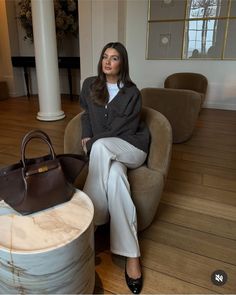 October Outfits, Combination Fashion, Model Aesthetic, Old Money Style, Warm Outfits, Fashion Fabric, Office Outfits, Aesthetic Fashion, Classy Outfits