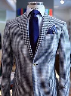 ! Gingham Jacket, Winter Typ, Checked Blazer, Sharp Dressed Man, Fashion Suits, Well Dressed Men, Mens Fashion Suits, Suit Up, Gentleman Style