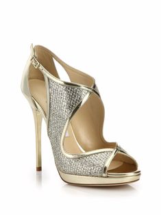 WELCOME TO MY EXCLUSIVE 100% AUTHENTIC COLLECTION: JIMMY CHOO " LEONDRA " Champagne Light Gold Glitter Sandals Smooth curves articulate a luxuriously luminous sandal traced in high-shine mirrored leather and uplifted by a glossy gilded heel Lacquered heel, 4.75" (120mm) Covered platform, 0.5" (15mm) Compares to a 4.25" heel (110mm) Glittered fabric and metallic leather upper Adjustable ankle strap Leather lining and sole Padded insole Made in Italy The shoes are available in the following sizes: EU   39.5  Please ask all the questions before bidding Usually Jimmy Choo runs slightly small  Please note: European designer shoes typically run smaller then US designers. The US size equivalent in the listing is for eBay search purposes only. The actual European size is always listed in the title Champagne Heels, Glam Shoes, Jimmy Choo Gold, Awesome Shoes, Wear Perfume, Fashionable Shoes, Jimmy Choo Heels, Glitter Sandals, Evening Sandals