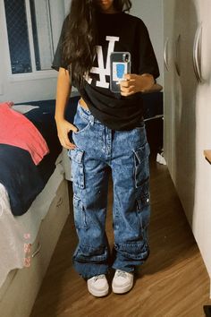 R B Aesthetic Outfit, Cargo Pant Outfit, Tomboy Stil, Tomboy Outfit, Baggy Outfit Ideas, Looks Pinterest, Cargo Pants Outfit