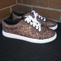 Badgley Mischka -Description: Womens Glitter Lace Up Sneakers With Gold Trim. -Size: 8 -Color: Copper Brown W/ White Laces. -Condition: Like New, Very Clean. Only Flaw Is A Couple Pieces Of Glitter Rubbed Off The Back Of Heels. Doesn't Look Bad. See Photos And Could Possibly Even Be Remedied With Some More Glitter If You Wanted To Attempt. 10 Birthday, Copper Brown, Bling Shoes, Glitter Sneakers, Lace Up Sneakers, Sneaker Shoes, Shoes Womens, Badgley Mischka, Gold Trim