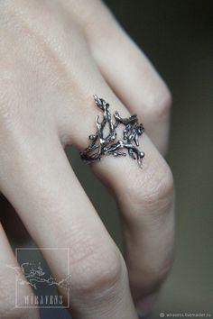 Men's Engagement Ring, Cool Rings Unique, Witchy Wedding Rings, Cool Jewelry Unique, Unique Wedding Ring Sets, Fantasy Rings, Cool Ring, Unique Wedding Ring