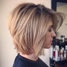 Honey Blonde Layered Bob Awesome Hairstyles, Haircuts Ideas, Bob Cuts, Woman Hairstyles, Layered Bob Haircuts, Chop Chop, Blonde Short, Short Blonde Haircuts, Choppy Bob Hairstyles