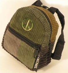 Patchwork Corduroy Micro Backpack with Peace Sign Embroidery Peace Sign Embroidery, Mochila Jansport, Corduroy Backpack, Hippie Backpack, Hippie Accessories, Green Peace, Backpack Keychain, Backpack Vintage, Estilo Hippy