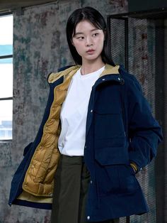 Editor's notesIt is a casual goose down jacket with a detachable inner. The jacket has multiple pocket on the front and on sleeve that adds casual mood. The jacket has a detachable inner as a point.- Relaxed silhouette- Drop shoulder- Side pockets- Detachable inner- Daily itemMeasurements(in.)OuterSize: M / L / XL / XXL- Total length: 31.10 in. / 31.88 in. / 32.67 in. / 33.46 in.- Shoulder: 36.22 in. / 37 in. / 37.79 in. / 38.58 in.- Chest: 25.78 in. /&nbs Blue Duck Down Outerwear For Fall, Navy Double-lined Hooded Winter Outerwear, Navy Winter Outerwear With Double-lined Hood, Navy Winter Outerwear With Detachable Hood, Navy Outerwear With Detachable Hood For Cold Weather, Urban Blue Parka With Pockets, Duck Down Parka With Pockets For Cold Weather, Duck Down Parka For Cold Weather, Blue Winter Outerwear With Multiple Pockets