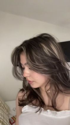 Long Brown Hair With Blonde Balayage, Brunette With Blonde Peekaboo Highlights, Highlights For Dark Dark Brown Hair, Brown Hair Highlights Aesthetic, Grunge Hair Highlights, Hair Ideas Tan Skin, Dark Hair With Blonde Highlights Underneath, Shaggy Hair Highlights, Hair With Bleached Streak