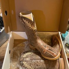 Women’s Tin Haul Boots Size 10.5. New In Box. John 3:16 Verse On Sole Of Boot. Never Been Worn. Wrong Size. Tin Haul Boots Womens, John 3 16 Verse, Tin Haul Boots, Cowgirl Boots Square Toe, Cowgirl Boots Square Toed, Tall Lace Up Boots, Tin Haul, White Cowboy Boots, Leather Cowgirl Boots