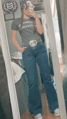 Western Outfit Ideas For Women Casual, Outfits With Bootcut Jeans Country, Cute Easy Country Outfits, Outfits With Wrangler Jeans, Southern School Outfits, Country Outfits Casual, Styles For Women, Easy Western Outfit, Cute Country Fits