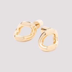 Jil Sander DW5 11 Gold Eco-brass Earrings. Crafted in golden-toned eco brass, one ring lump chain design, secure back lock closure. Jil Sander Shoes, German Fashion, Contemporary Ring, Gold Models, Ring Watch, Chain Design, Pendant Rings, One Ring, Brass Earrings