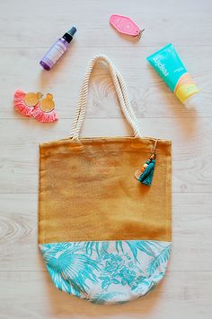 Palmas beach bag – La Paso Bien Jute Beach Bag, Boho Bachelorette, Wooden Initials, Wooden Tags, Welcome Bags, Jute Bags, Beach Tote, Boho Bag, Naturally Dyed