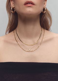 She is bold without the bulk. Designed to be a building block—layer or wear alone. Paper clip chains are semi hollow for a light and comfortable fit. Features a lobster clasp for secure closure, and is self adjustable. 14k solid gold—always. Average weight: 4.5g Width: 3mm Link measurements: 9mm x 3mm Micro Pave Ring, Fall Rings, Diamond Solitaire Necklace, Real Jewelry, Link Chain Necklace, Solid Gold Jewelry, Emerald Jewelry, Emerald Cut Diamonds, Engagement Ring Wedding Band