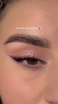 Cute Makeup Looks For Graduation, Aesthetic Make Up Ideas, Easy Simple Eyeshadow Natural Looks, Pink Makeup With Eyeliner, Fun Birthday Makeup Looks, Simple Eye Makeup For White Dress, Elegant Pink Makeup, Pink Makeup Look Tutorial