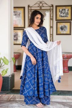 Bandhani Dress Pattern, Bandhani Suit, Bandhani Dress, Simple Kurta Designs, Designer Kurti Patterns, Simple Kurti Designs, Long Kurti, Long Kurti Designs, Pakistani Dresses Casual