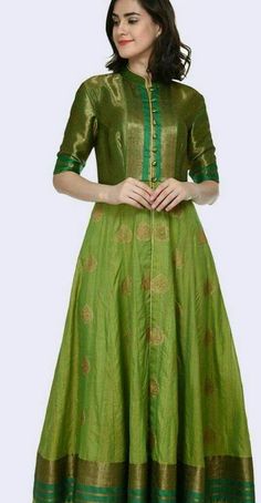 Designer Anarkali Dresses, Long Gown Design, Anarkali Dress Pattern, Salwar Designs, Gaun Fashion, Long Kurti Designs, White Maxi Skirts, Long Gown Dress, Long Dress Design