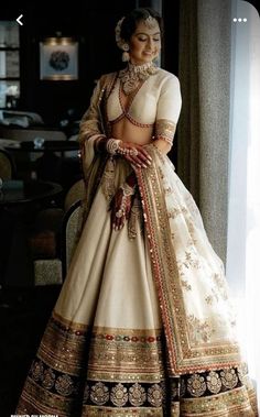 Indian Wedding Outfit Bride, Latest Bridal Lehenga Designs, Best Indian Wedding Dresses, Latest Bridal Lehenga, Indian Outfits Lehenga