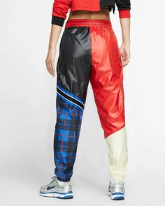 Swishy Pants, Womens Sportswear, Plaid Pant, Track Running, Nike Apparel, Taffeta Fabric, Nylon Pants, Checked Trousers, Woman Weaving