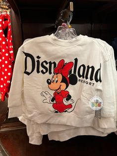 The crewneck showcases a vintage Minnie with "Disneyland Resort"emblazoned in prominent lettering spanning from one sleeve to the other. Additionally, Minnie with "Disneyland Resort" are prominently displayed on the back of the crewneck, as if seen from behind. It is also available in adult size. For size reference, please refer to the chart. White Cotton Mickey Mouse Sweatshirt, White Letter Print Sweatshirt For Disney Fan Events, White Letter Print Sweatshirt For Disney Events, White Graphic Print Sweatshirt For Disney Fan Events, White Crew Neck Top For Disney Trips, White Mickey Mouse Top For Fall, White Long Sleeve Mickey Mouse Sweatshirt, White Long Sleeve Sweatshirt With Mickey Mouse, Long Sleeve Tops With Letter Print For Disney Trips