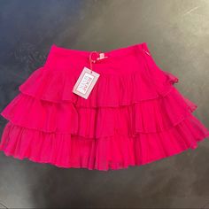 Brand New With Tags Ruffled Tulle Bright/ Dark Pink Skirt Side Zip Size 7 / 122 Cute Ruffled Skirt For School, Spring Mini Skirt With Ruffles For School, Summer Tiered Skirt For School, School Tiered Skirt With Ruffles, Summer School Tiered Skirt, Casual Ruffled Skirt For School, Tiered Skirt Bottoms For School In Spring, Cute Ruffled Skort For Party, Tiered Skirt For School In Spring