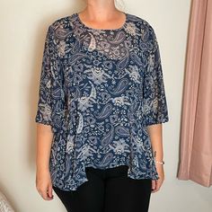 Never Worn. No Give In Top Layer, 2 Pieces. Tank Top And Flowy Shirt. Size 2x Flat Measurements Bust: 22 In Length: 25 In Blue Short Sleeve Blouse For Layering, Blue Tops For Layering, Flowy Shirt, Blue And White Floral, Blue White, Shirt Blouses, Blue And White, Tank Top, Womens Tops