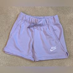 Nike Items, Nike Fits, School Shopping List, Nike Clothing, Cute Nike Outfits, Cute Twins, Nike Bottoms, 2024 Style, Abstract Graphic