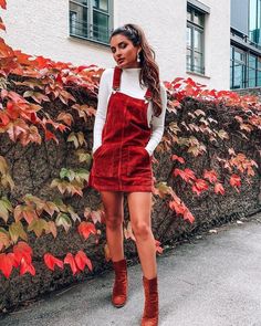 fashion inspo // fall outfit // red overalls Red Overalls, Outfits Juvenil, Pullovers Outfit, Overalls Fashion, Pullover Outfit, Pinterest Fashion, Party Outfits, Mode Inspo, Red Outfit