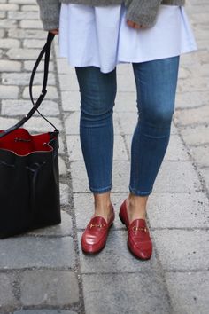 Red Gucci Shoes, Gucci Loafers Outfit, Penny Loafers Outfit, Gucci Jordaan Loafer, Mansur Gavriel Bucket Bag, Gucci Jordaan, Outfits For Ladies