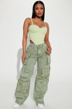 Billie Low Slung Cargo Jeans - Green | Fashion Nova, Jeans | Fashion Nova Cargo Outfit, Fashion Nova Outfits, Cargo Pants Outfit, Looks Party, Looks Street Style, Streetwear Fashion Women, Fashion Nova Jeans, Simple Trendy Outfits, Cute Simple Outfits