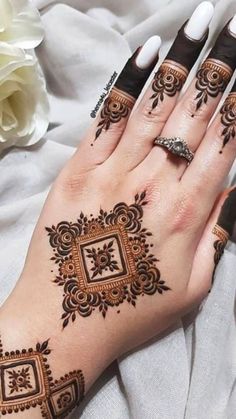 mehndi Palm Mehndi Design, Simple Mehendi Designs, Tato Henna, Finger Henna Designs, Simple Mehndi Designs Fingers, Very Simple Mehndi Designs, Full Mehndi Designs, Henna Tattoo Designs Simple