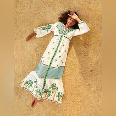 Size Medium, Embroidered Palm Tree Maxi Dress. Worn Once. White Embroidered Midi Dress For Vacation, Fitted White Embroidered Dress For Vacation, Embroidered Long Sleeve Midi Dress For Vacation, White Embroidered Midi-length Dress For Beach, Embroidered Green Maxi Dress For Vacation, White Floral Embroidered Dress For Vacation, White Long Sleeve Embroidered Dress For Beach, White Floral Embroidery Dress For Vacation, White Embroidered Midi Dress For Beach