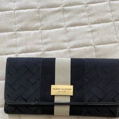 Tommy Hilfiger Wallet, Never Used, Excellent Condition Tommy Wallet, Louis Vuitton Bumbag, Tommy Hilfiger Wallet, Louis Vuitton Felicie Pochette, Lv Damier, Louis Vuitton Felicie, Louis Vuitton Artsy Mm, Louis Vuitton Artsy, Tote Outfit