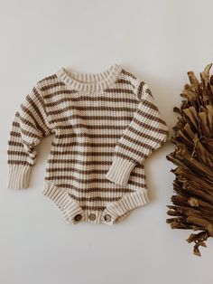 Old Money Baby Names, Baby Knitted Clothes, Knitted Baby Outfits, Kids Fall Outfits, Fashionable Baby, Newborn Clothing, Knit Romper, Baby Boy Accessories, Boys Knits