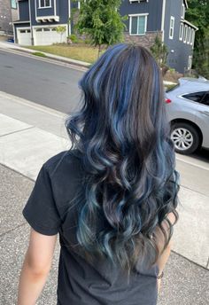 Navy Blue Chunky Highlights, Dark Blue Hair On Brown Hair, Brown Hair Dark Blue Highlights, Blue Hair Highlights Curly, Blue Highlights Straight Hair, Dark Blue Hair Dye On Brown Hair, Brunette Hair Blue Highlights, Brown And Blue Balayage, Blue Dye On Brown Hair No Bleach