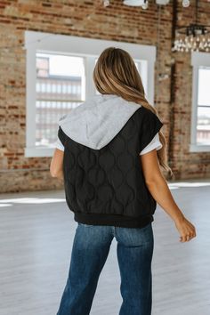 Elevate your style and warmth this winter with our Cian Quilted Puffer Vest. Designed with a sleek quilted pattern, this vest not only adds a trendy touch to any outfit, but also provides cozy insulation. Stay fashionably warm and comfortable all season long with our Cian Quilted Puffer Vest. Model Info: Models are 5'7", Size 2, wearing smalls Material: 100% polyester Sizes Bust Hem_Width Shoulder Length Relax Relax Relax Relax S 46.9 35.4 24.4 25.6 M 49.2 37.8 25.6 26.0 L 51.6 40.2 26.8 26.8 XL Winter Cotton Vest With Padded Collar, Black Cotton Puffer Jacket For Fall, Black Cotton Vest For Winter, Black Fleece-lined Vest For Fall, Black Cotton Puffer Outerwear, Black Sleeveless Outerwear For Layering, Sleeveless Black Outerwear For Layering, Black Quilted Outdoor Vest, Black Quilted Vest For Winter