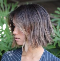 Straight Cut Bob, Wispy Layers, Kort Bob, Office Hairstyles, Choppy Bob Haircuts, Textured Haircut, Shaggy Bob, Choppy Bob, Choppy Bob Hairstyles