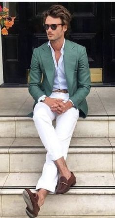 Wedding Men Outfit Summer, Men’s Modern Suits, Summer Wedding Suit Ideas For Men, Summer Wedding Mens Attire Guest, Men Abroad Wedding Outfit, Summer Wedding Outfit For Men, Men’s Spring Cocktail Attire, Groomsmen Rehearsal Dinner Outfit, Mens Summer Suits Style