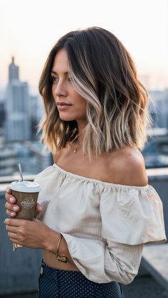 Balayage For Shoulder Length Hair, Medium Length Brown And Blonde Hair, Balyage Medium Hair Brunette To Blonde, Above Shoulder Brunette Hair, Fall Blonde Lob, Lob Color Ideas, Womens Haircuts Medium Shoulder Length Trending Hairstyles, Hair Inspiration Oval Face, Balayage Haircut Mid Length