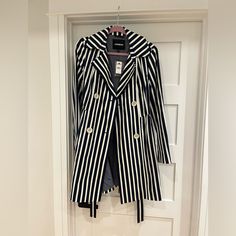 Beautiful Express White And Navy Trench Coat. Nwt Striped Fitted Outerwear With Notch Lapel, Winter Striped Outerwear With Contrast Stripes, Black And White Trench Coat, Semi-formal Striped Notch Lapel Outerwear, Tan Peacoat, Long Green Jacket, Longline Trench Coat, Luxury Striped Single-breasted Outerwear, Plaid Trench Coat