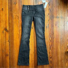 Nwt Bdg Y2k Belted Low Rise Jeans In Black Urban Outfitters Has Stretch Size: 25 Measurements- Waist Circumference: 28” Plus Stretch Inseam: 32” Rise: 8” Back Rise: 10” Approx Leg Opening Circumference: 16” Smoke-Free, Pet-Free Home All Clothes Are From My Personal Wardrobe & Arrive Clean/Ready To Wear #Flare #Boot #Belted #Faded #Funky 2000s Low Rise Jeans, Black Wide Leg Jeans, Black Flare Jeans, Y2k Belt, Low Waisted Jeans, Buckle Jeans, Bdg Jeans, Jeans Y2k, Waist Circumference