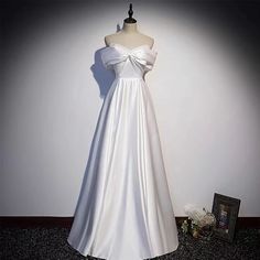 White Pearl Prom Dress, Elegant White Silk Gown, White Party Dress Classy, Prom Dress Off Shoulder, Party Dress Elegant, Elegant Evening Dress, Outfit References, Satin Evening Gown, White Prom