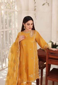 The Loom Suits, Navratri Outfits, Chanderi Anarkali, Zara Shahjahan, Dress Neck, Summer Lawn, Lawn Dress, Stylish Party, Sharara Set