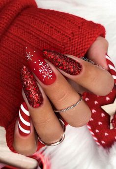 2. Snowflake and Red Christmas Nail Set Where will you be this Christmas? Have you decked out your home yet? Christmas outfits ready? The... White Christmas Nails, Kutek Disney, Red Christmas Nails, Colorful Nails, Her Nails