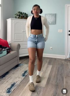 Cute Summer Outfits With Dunks, Clothing Ideas Black Women, Business Casual Jeans Summer, Cute Fair Outfits Black Women, Summer Ptso Outfits, Tight Jorts Outfit Idea, Summer Class Outfit College, Cute Summer Fits Black Women, Back To School Fits Summer