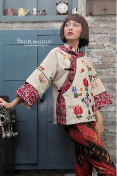 Kebaya Outfit, Victorian Wardrobe, Cape Vest, Mode Batik, Stitch Head, Batik Amarillis, Batik Kebaya, Hungarian Embroidery, Chain Stitch Embroidery