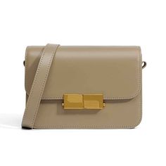 product show Luxury Elegant Square Satchel, Light Luxury Satchel With Gold-tone Hardware, Light Luxury Gold-tone Satchel For Shopping, High-end Beige Satchel Box Bag, High-end Beige Satchel With Removable Pouch, Bags Elegant, Bag Luxury, Elegant Ladies, French Chic