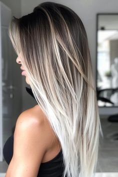 Grey Hair Wig, Blond Balayage, Silver Blonde, Shoulder Hair, Long Hair Color, Blonde Hair Shades, Hair Shades, Platinum Blonde Hair, Ombre Hair Color